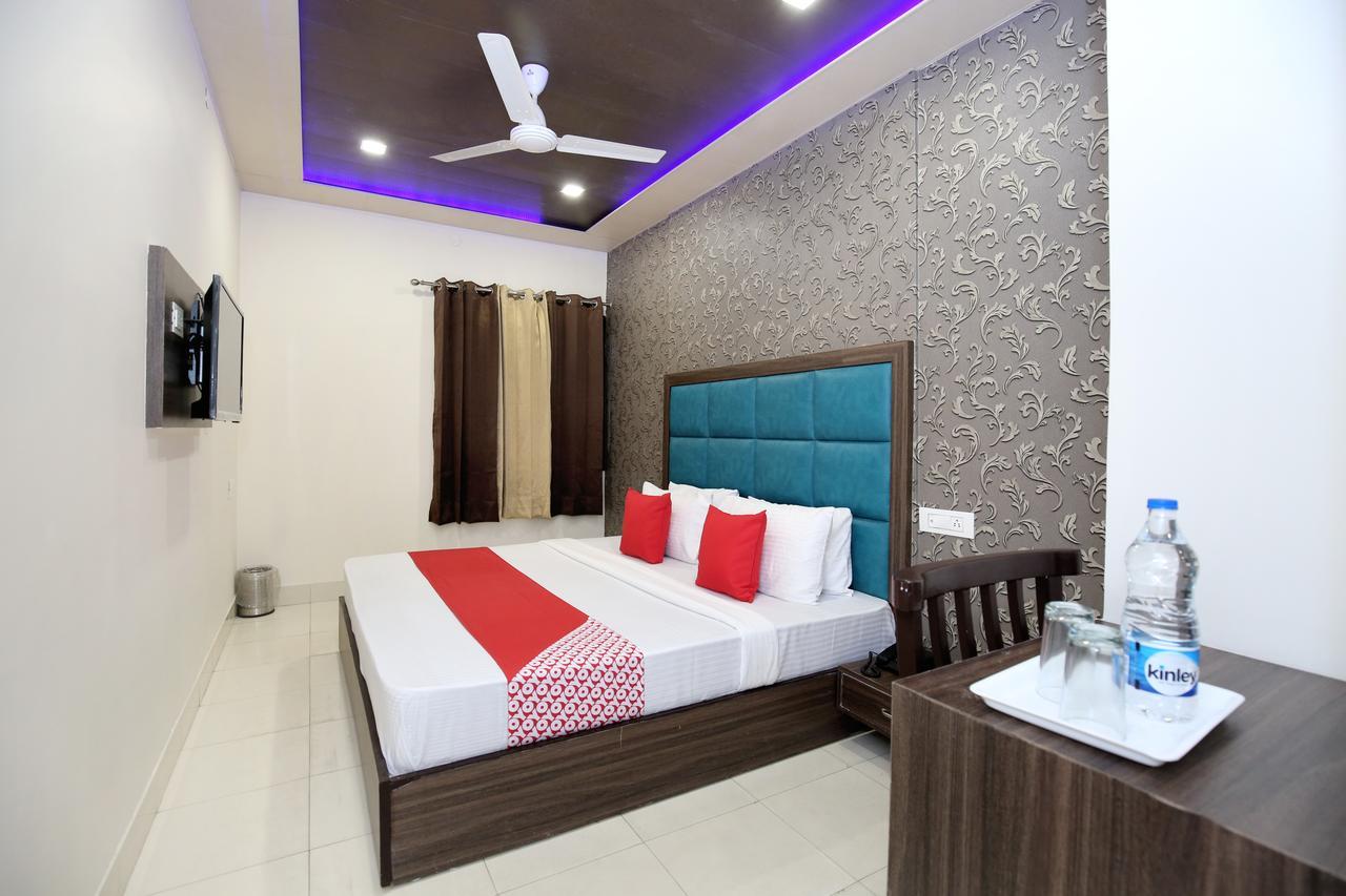 Oyo 12354 Hotel Sangreela Amritsar Exterior photo
